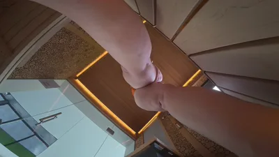 Anna Scot's Unwilling Giantess Swimgs to Spa & Takes on Multiple Pussy Vore