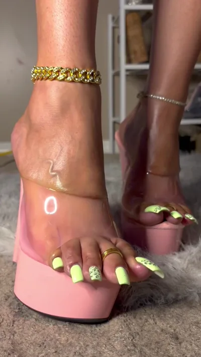 Lina S Feet Aka Linacarina420's Onlyfans Exclusive Foot Fetish: Slutty Little Pink Pleasers You Can Go
