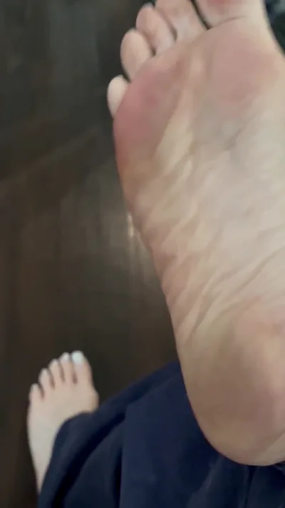 Fendi Feet Aka Goddessfendi dominates in HD Onlyfans Video