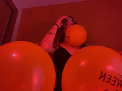 Bee Looner's Onlyfans Exclusive Foot Fetish: Beelooner - The Ultimate Submissive Experience