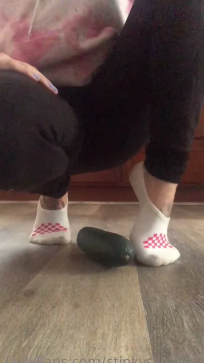 Kinky domination of Aka Stinkysweetsole 01 20 2021 Onlyfans Video Fun Little Sock Crush Solo
