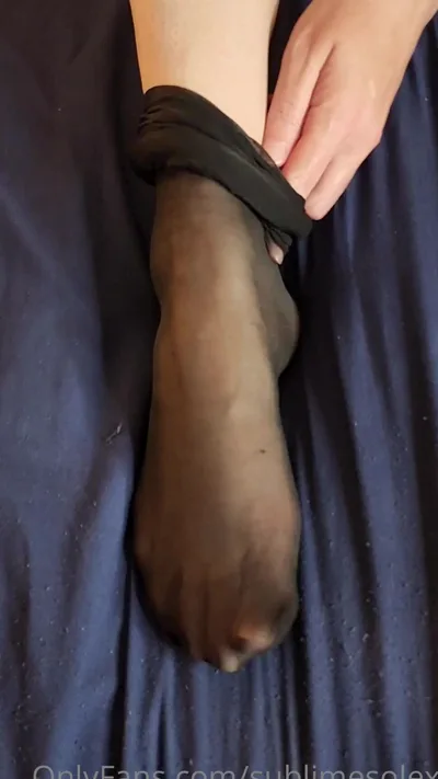 Exclusive footage of sublimesolexo getting dominated in kinky solo session