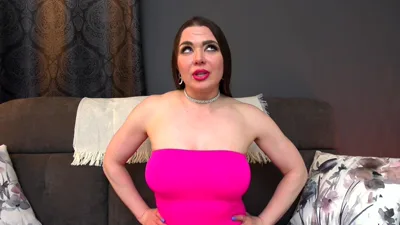 Kylee Nash trains for Sissy Cocksuckers with her bisexual skills