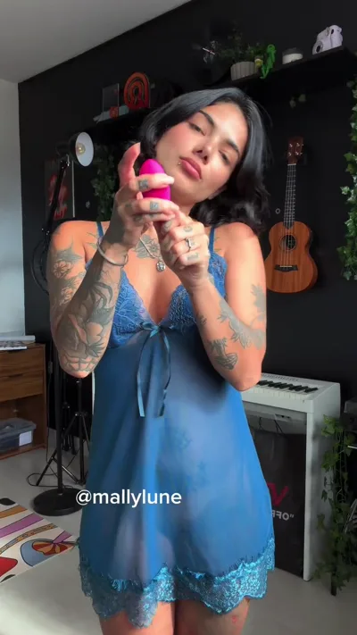 Mally Lune's Onlyfans Exclusive HD Video: Real Girl Mally Lune Gets Hot and Horny in Private!
