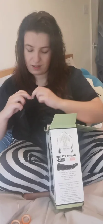 Watch Jayne Melons Unbox Her Massive Toys and Get Herself off