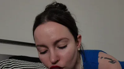 Ashley Bardot: The Stepmommy Who Gives Footjobs and Blows Like a Pro!
