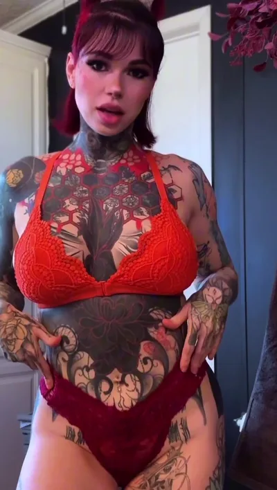 Beezzgarden dominates her slave in hot solo action on Onlyfans Video Day 9