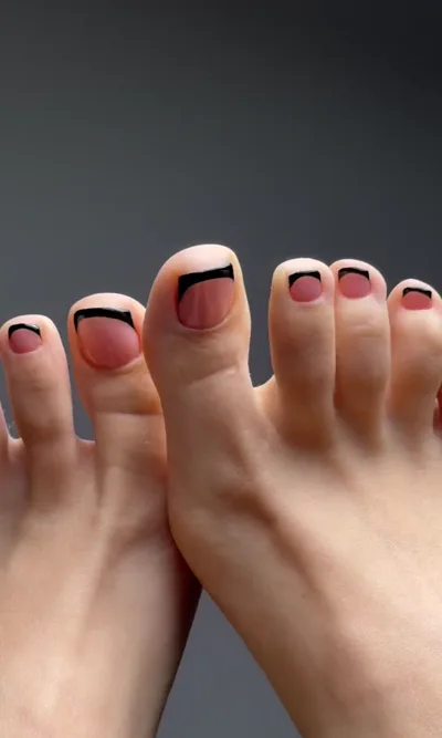 Eva Soleslady's Onlyfans video: Aka Soleslady's feet get a real tease after a salon visit