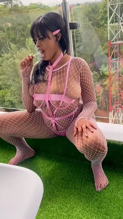 Tekila Roze's exclusive homemade video: Onlyfans video Bouwey: Onlyfans video: Tekila Roze - Aka