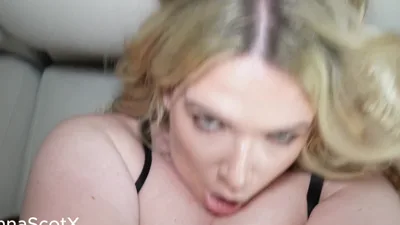 Anna Scot's crush on stepmom is a virtual kink in this hot MILF virtual video