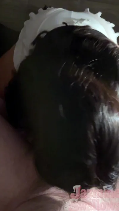Jazmine Swallows gets her hunger satisfied in this exclusive homemade video