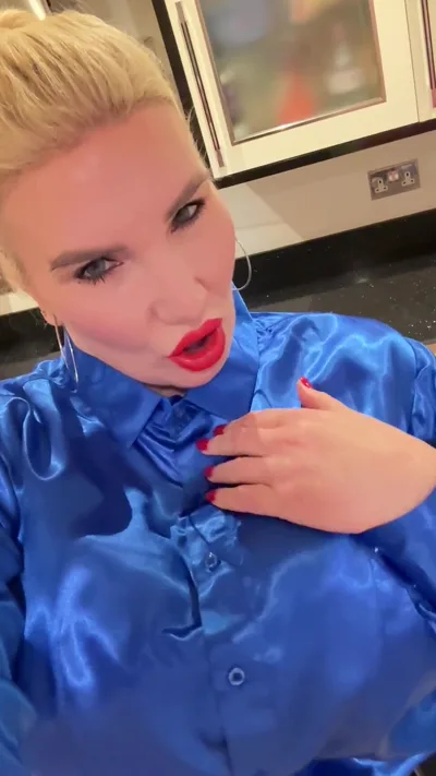 Watch Sophie James in stockings, heels, and red lips - Onlyfans exclusive video of her hot amateur video