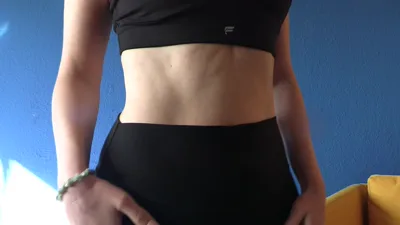 MaryBerry's Fitness Outfit: German Fitness Model Mary Berry Takes on a Massive Load