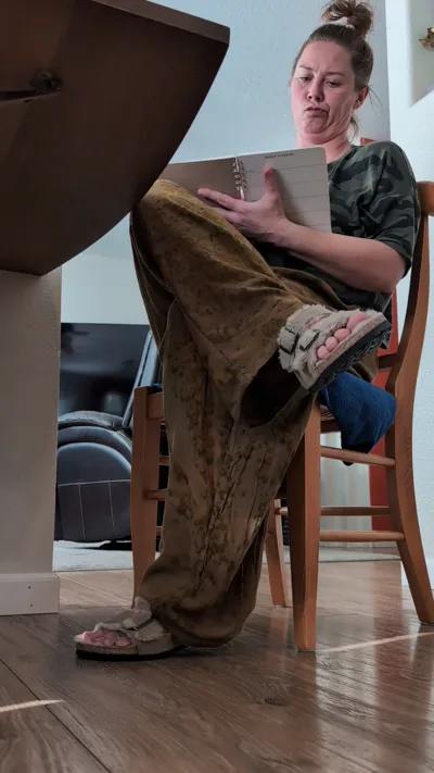 Watch me dominate you with my feet in this exclusive Onlyfans OnlyFANS video!