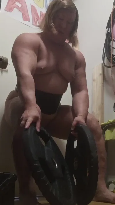Anna K Powerlifter dominates in exclusive solo session with Aka Annakpower