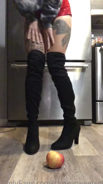 Exclusive clip of Aka Stinkysweetsole dominating in hot solo action