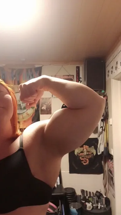 Watch Anna K Powerlifter dominate with her Bice Pose and Sexy Feet in Onlyfans Video Biceps Pose Single Hd Vertical
