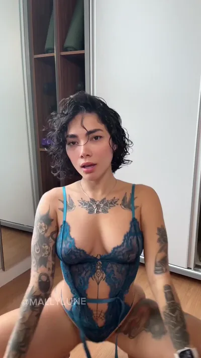 Mally Lune Aka Mallylune gets a private show in Onlyfans Only - Aka Mallylune - Onlyfans