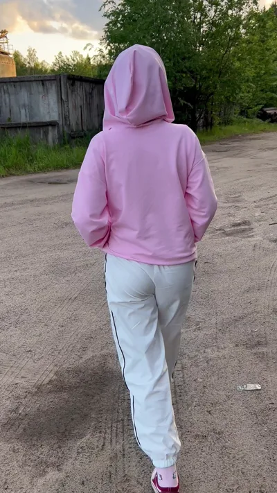 Emy Lewis caught peeing in public park & begs to be spied on
