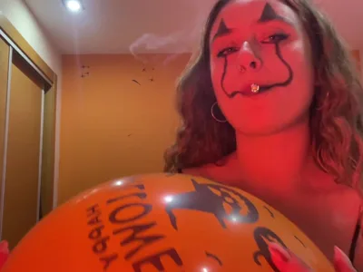 Bee Looner dominates & teases you in HD Onlyfans video