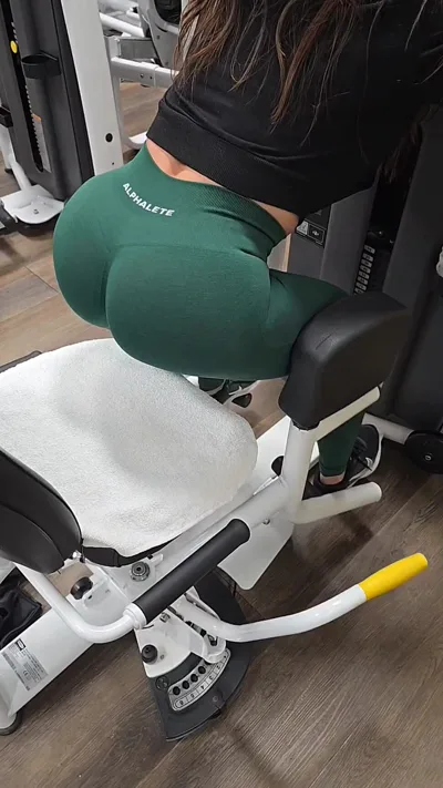 Marie Sz Queen's hot homemade onlyfans video will make you want to watch her keep her natural pussy wide and ready