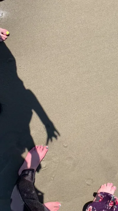 Tawney Manyvids gets off on footfetish & barefoot fetish videos