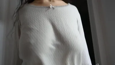 Watch Onlyfans model Elizathemodel bounce her big tits on Off-network video