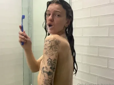 Annamatriarch dominates her sub with feet, mood, and solo action in exclusive video