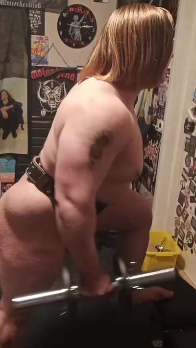 Anna K Powerlifter dominates and humiliates with her naked feet in HD Onlyfans video
