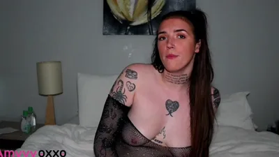 Amyyyoxxo gets a hot jerk off instruction from her British teacher