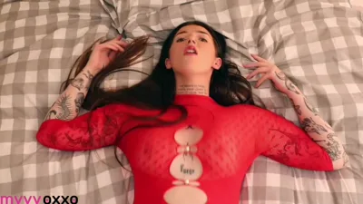 Amyyyoxxo's Roommate is a British Tattooed Dildo Slut