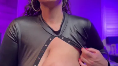 Gia Blaze dominates in real time with her feet in latex and her real body in Aka Kiablaze's 10-25 2024 Onlyfans