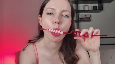 Ashley Bardot begs for more and gets it in the pose with her soles and toes