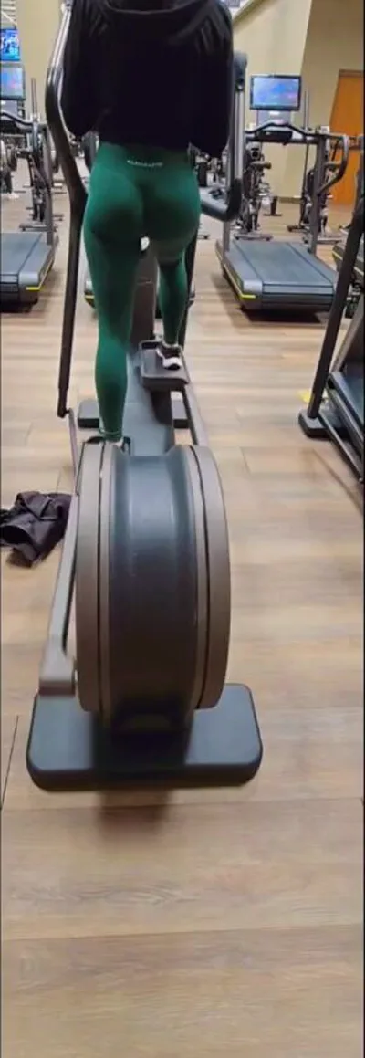 Marie Sz Queen's first time on camera: Hardcore workout, morning sex, and more!