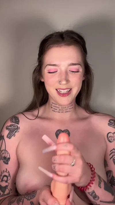 Amyyyoxxo's British Slut Roleplay: Giving JOI with long nails and countdown