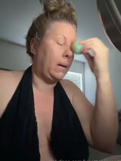 Lynette Allison's Exclusive Onlyfans Video: Monologue, Feet & Real Kinky Solo Play