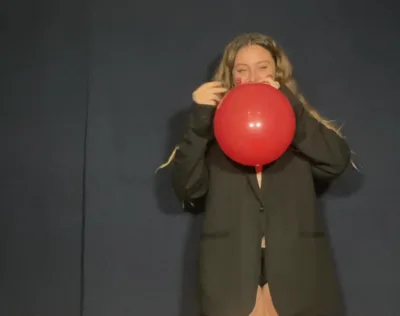 Bee Looner dominates in a real kinky onlyfans video with Aka Beelooner