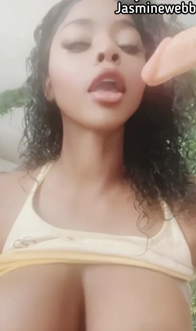 Jasmine Webb's Onlyfans Gym Role Play with a Twist - Natural Amateur Jasmine Webb