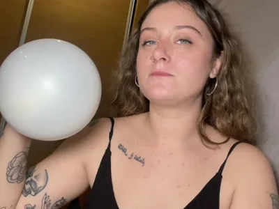 Bee Looner dominates in exclusive HD Onlyfans video - Bee Looner's Onlyfans Exclusive!