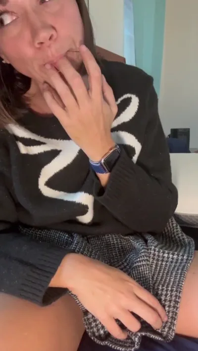 Exclusive Onlyfans video: Hot and natural chick Scorpiostephie loves getting nailed in homemade video