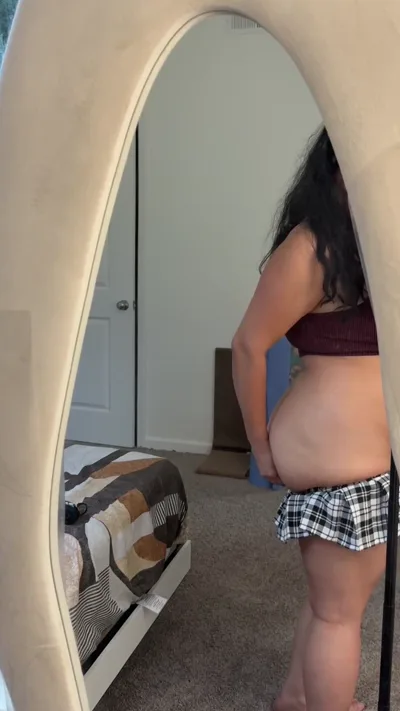 Rmiiix69 hooks up with her bf's friend for a steamy homemade video